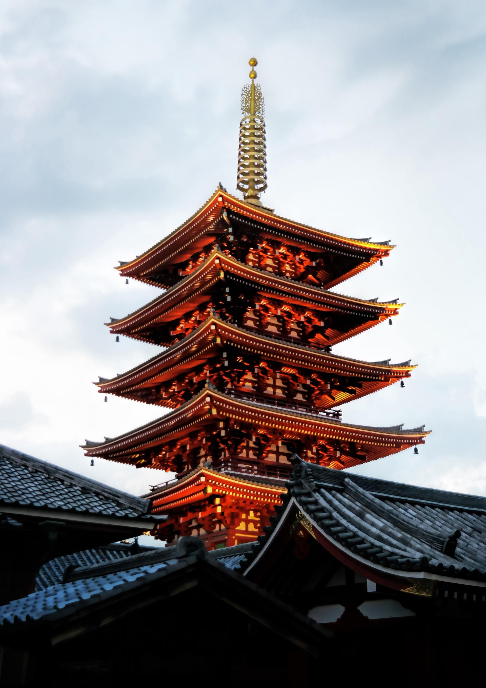 通过大数据、人工智能等技术，系统地为目的地、政府、景区、游客等提供基于全流程服务和管理的智慧文旅应用体系
