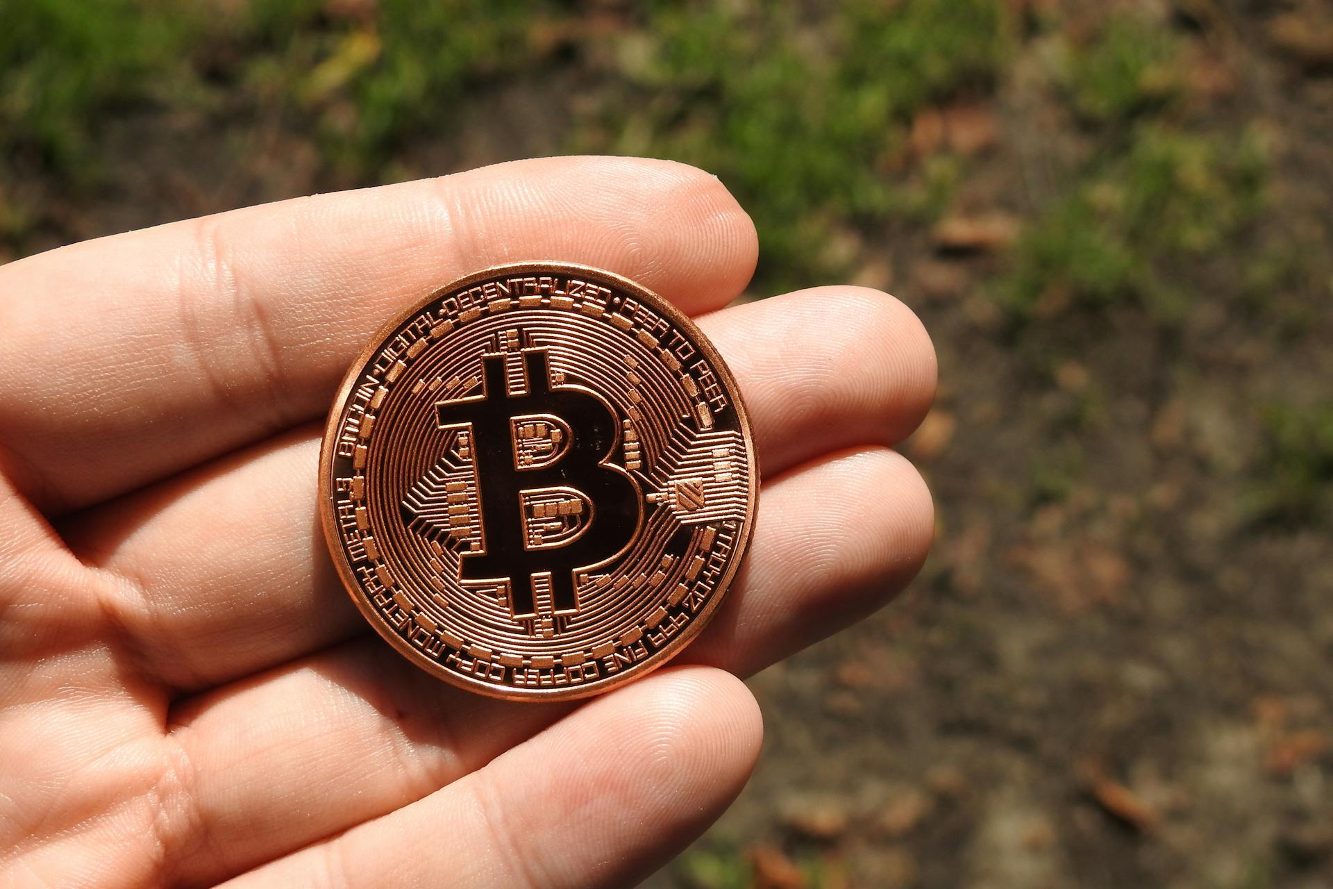 我們擁有嚴格的合規體系和風險管理策略，保障客戶的財產安全。我們的合規團隊會定期審查和更新我們的政策，以應對不斷變化的市場環境，確保所有操作符合法律法規和行業標準。
